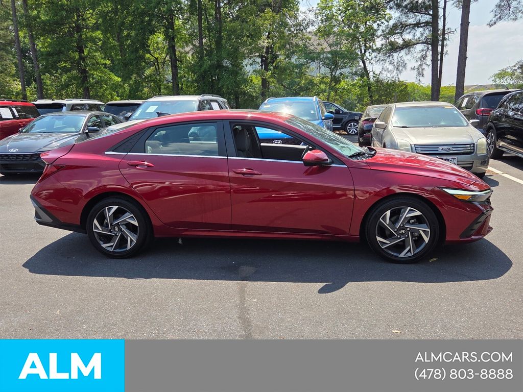 Used 2024 Red Hyundai SEL image 8