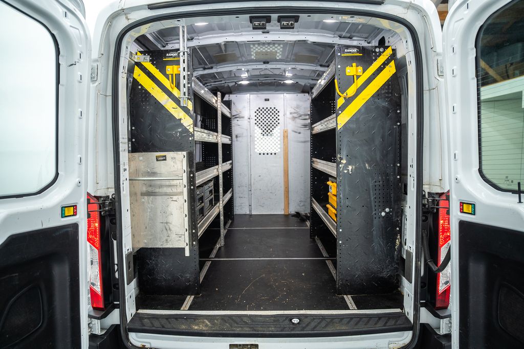 FordTransit-2508