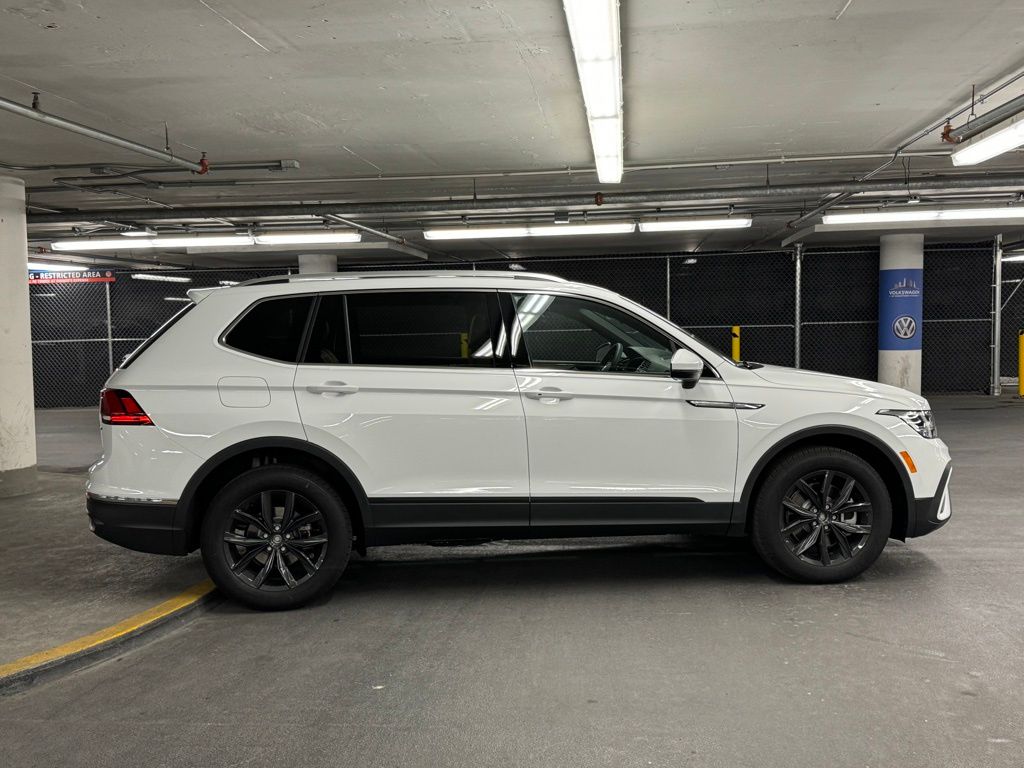 2024 Volkswagen Tiguan 2.0T SE 37