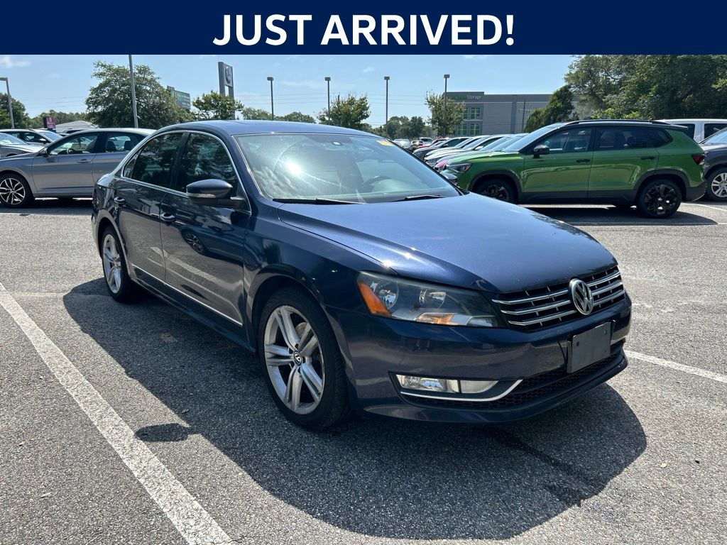 Night Blue 2014 Volkswagen Passat TDI SEL Premium Sedan Front-Wheel Drive 6-Speed Dual Clutch