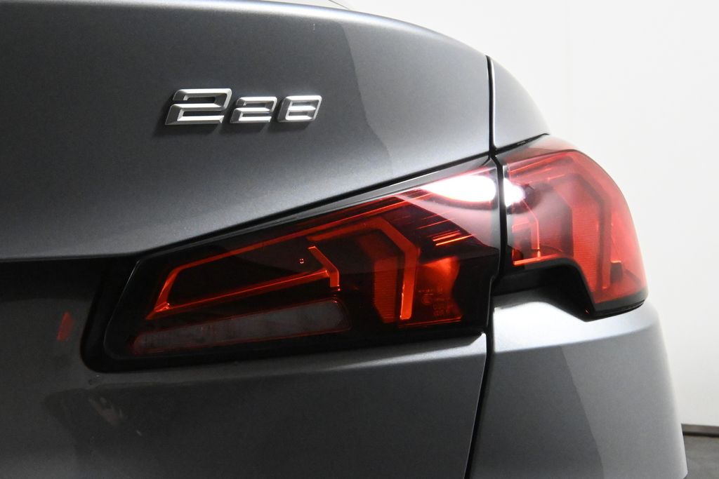 Thumbnail: 2025 BMW 2 Series - 13