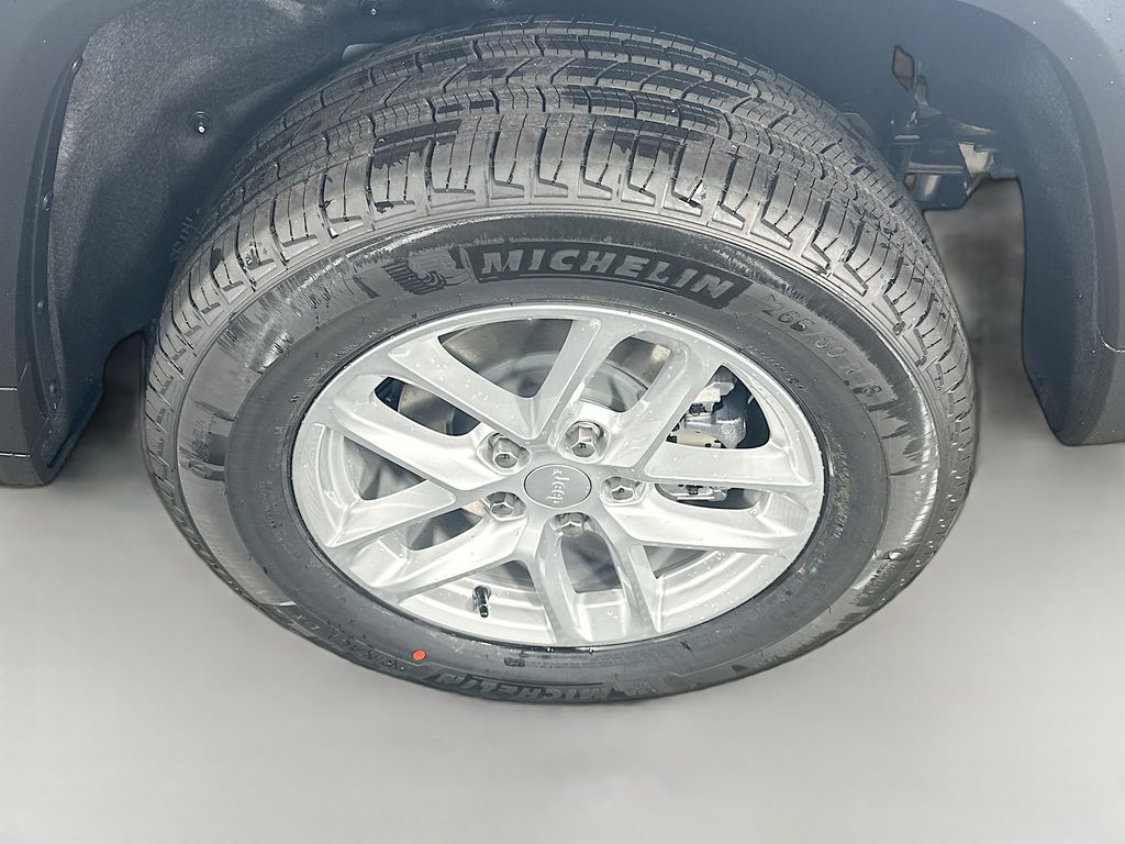 New 2025 Silver Jeep Laredo X image 16