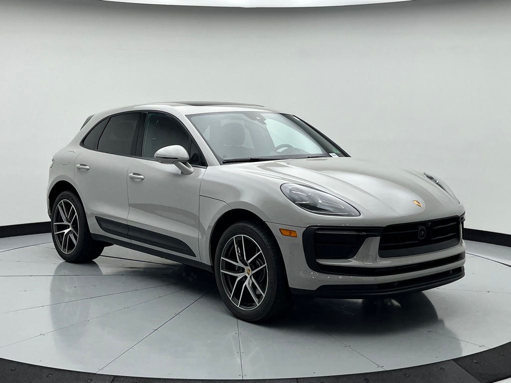 Thumbnail: 2025 Porsche Macan - 7