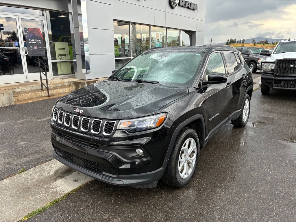 Diamond Black Crystal Pearlcoat 2024 Jeep Compass SUV / Crossover Four-Wheel Drive 8-Speed Automatic