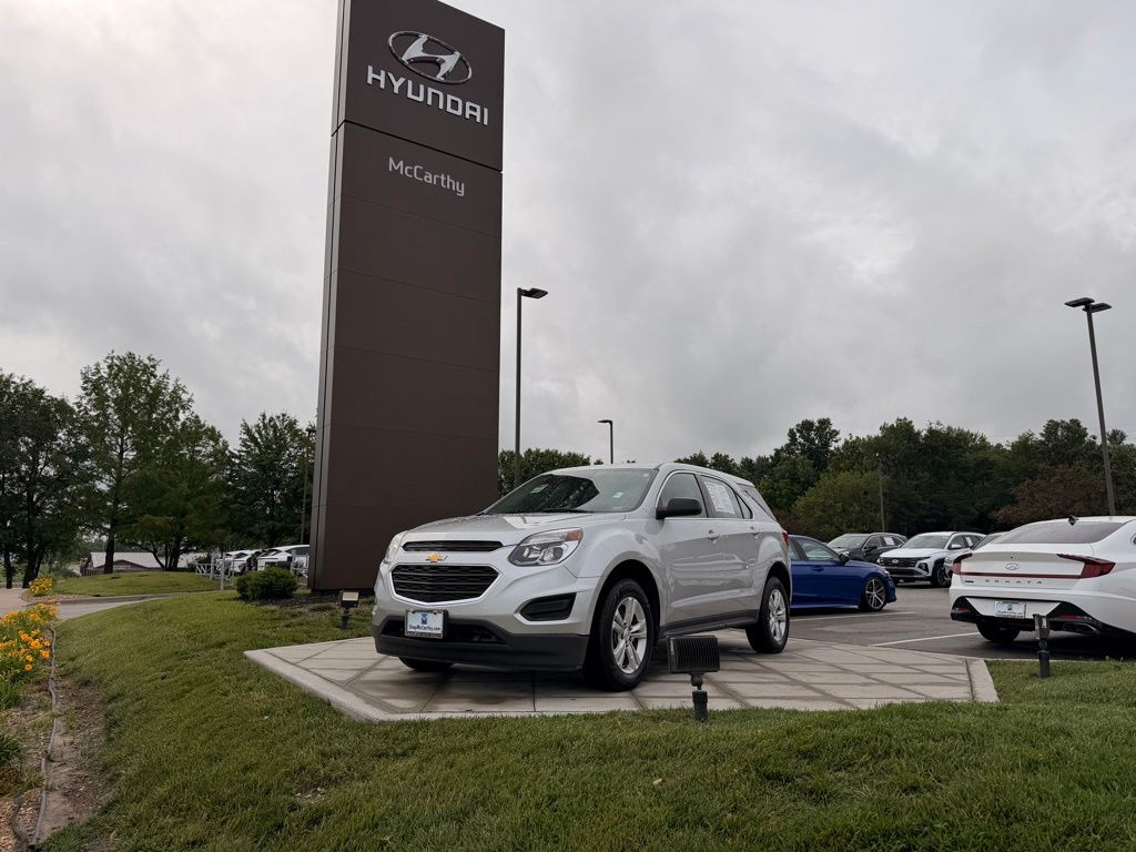 Silver Ice Metallic 2017 Chevrolet Equinox LS FWD SUV / Crossover Front-Wheel Drive 6-Speed Automatic Overdrive