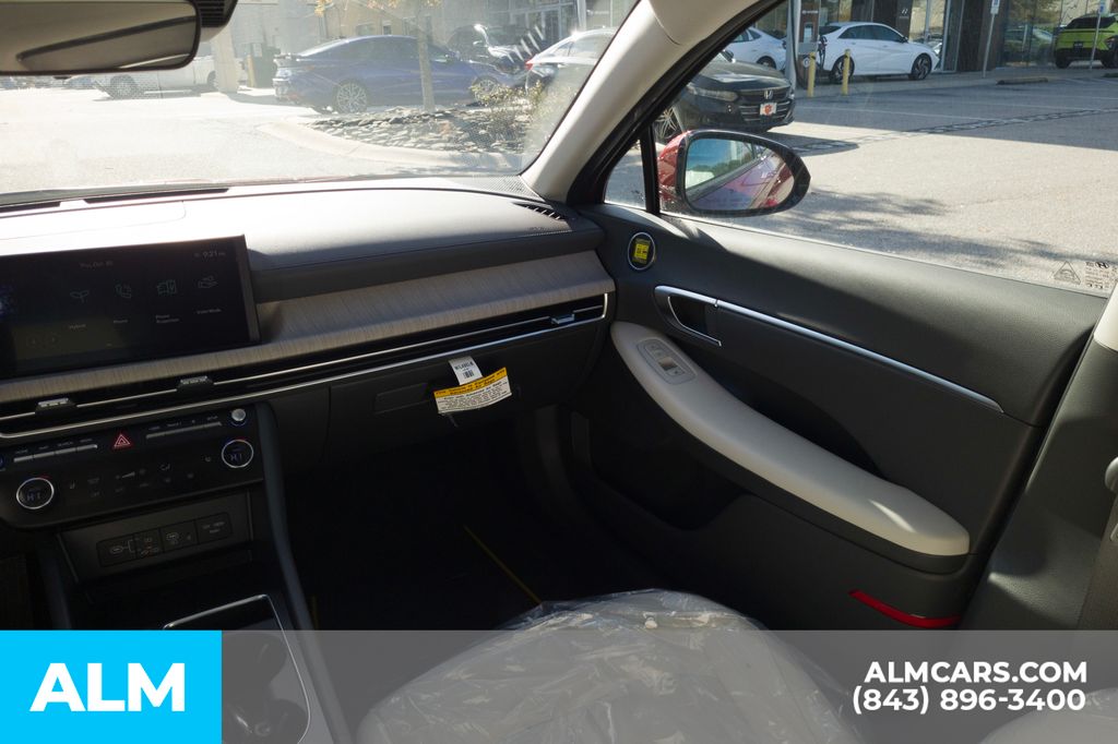 2025 Hyundai Sonata Hybrid SEL - Photo 17