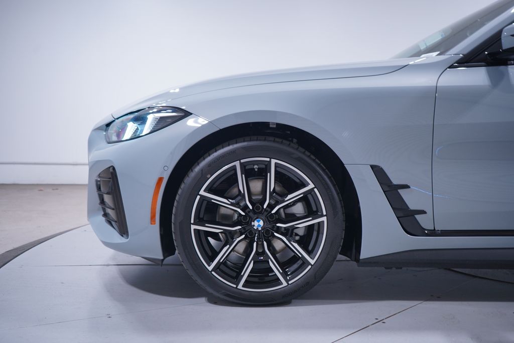 Thumbnail: 2026 BMW i4 - 2