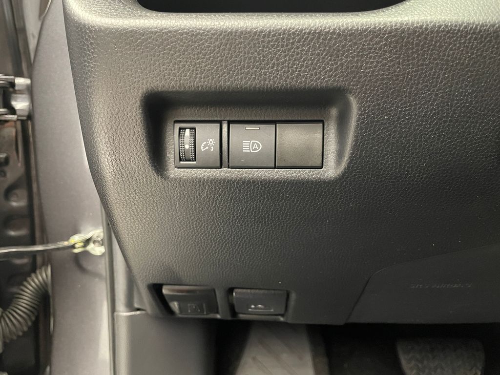 2022 Toyota RAV4 LE 19