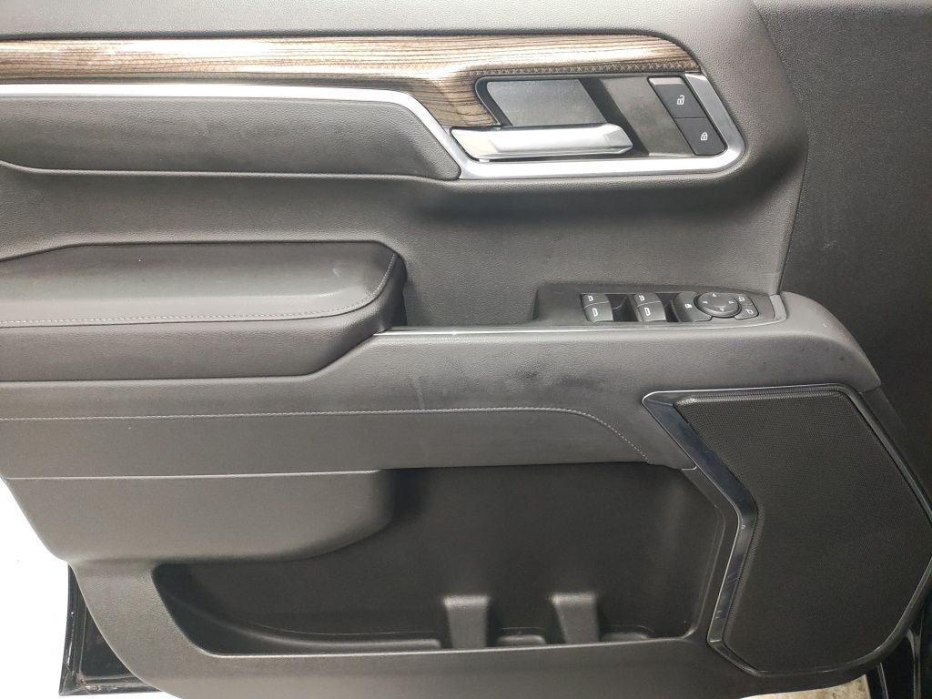 Used 2022 Black Chevrolet LT image 24