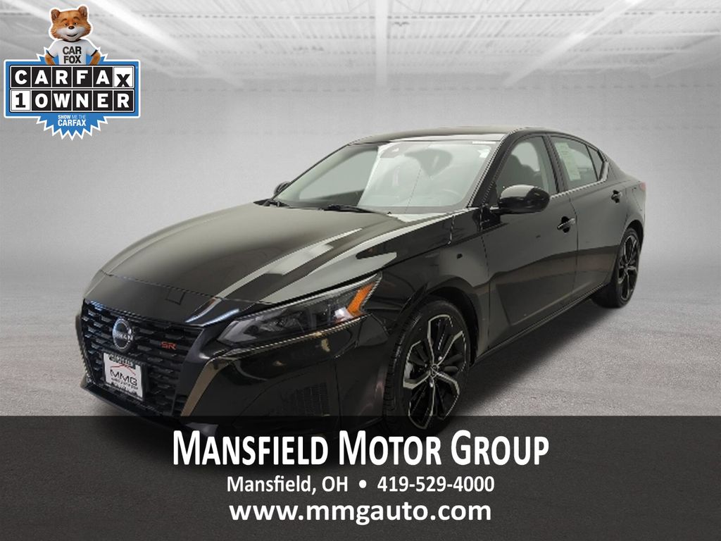 Super Black Clearcoat 2024 Nissan Altima Sedan Front-Wheel Drive Continuously Variable Transmission