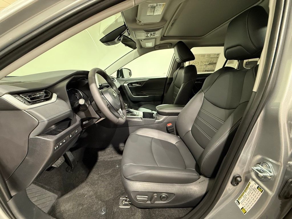 Thumbnail: 2025 Toyota RAV4 - 13