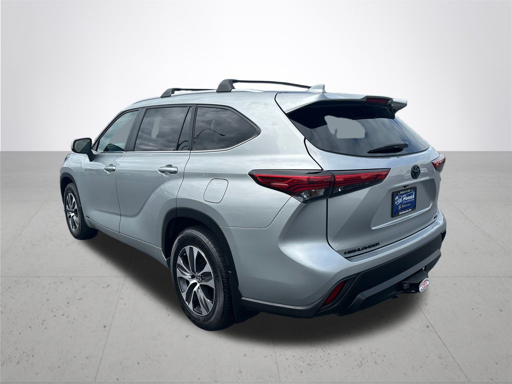 2023 Toyota Highlander Hybrid XLE