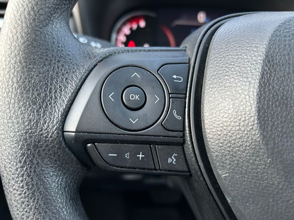 2024 Toyota RAV4 XLE 20