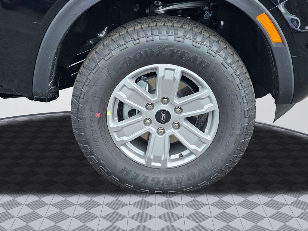 New 2025 Black Ford XL image 10