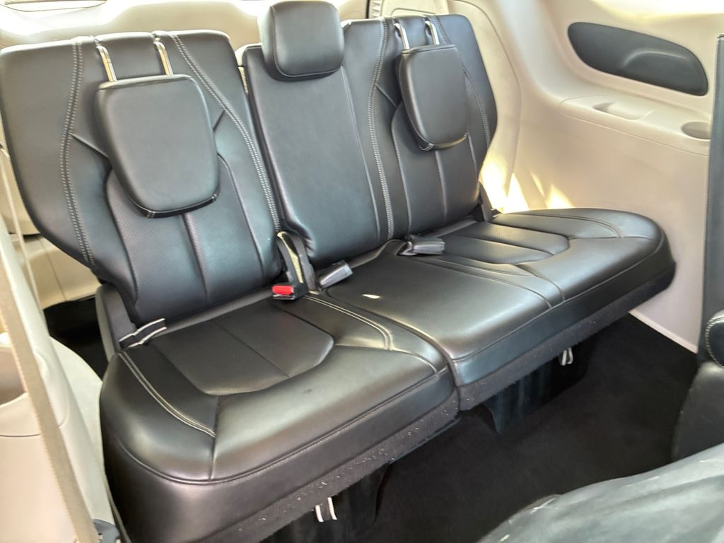 Used Car 2024 Chrysler Pacifica Hybrid  Select For Sale Under $30,000 In Austin, Texas