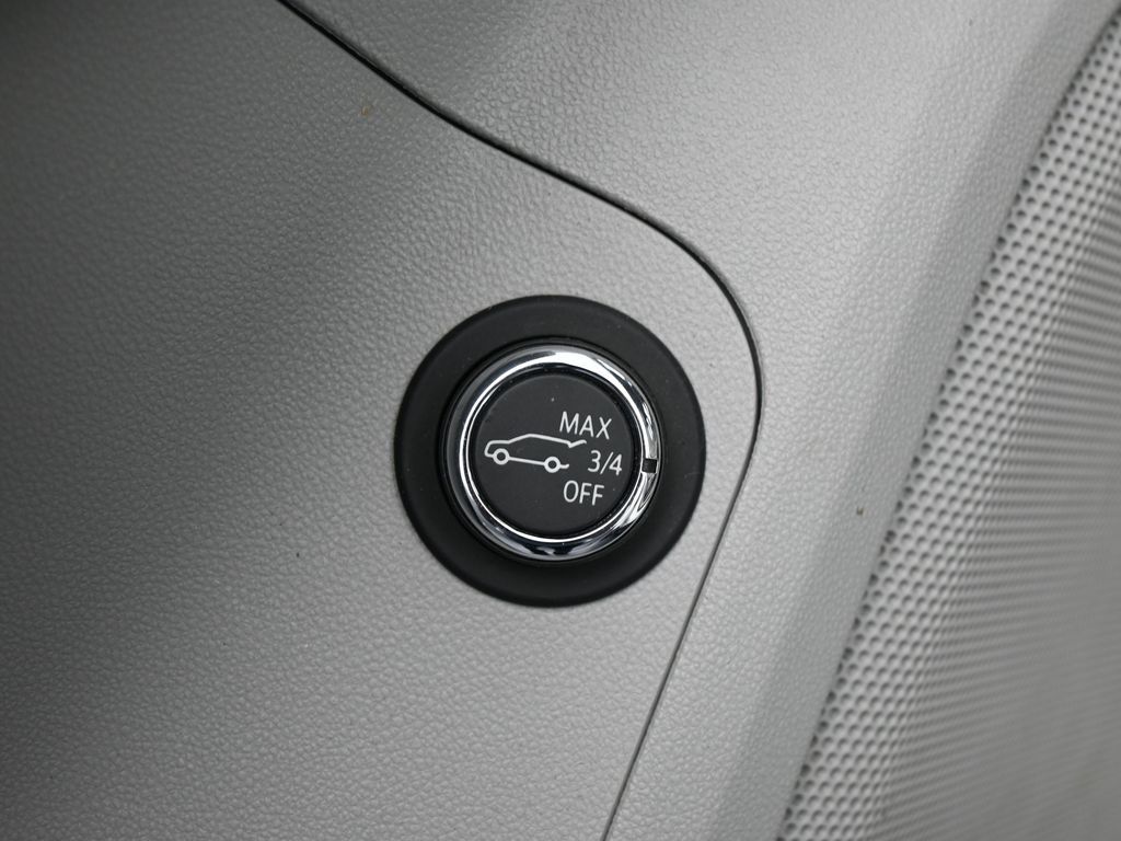 Used 2019 Summit White GMC SLE-2 image 29