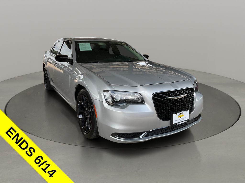 Silver Mist Clearcoat 2019 Chrysler 300 Touring RWD Sedan Rear-Wheel Drive 8-Speed Automatic