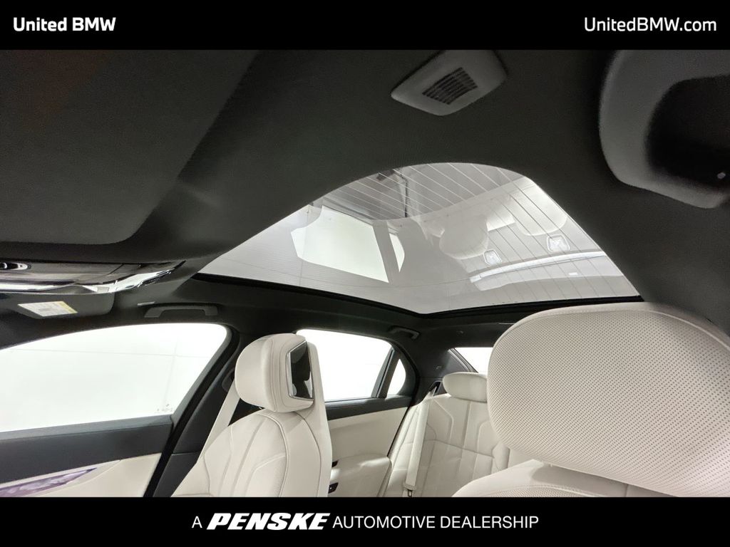 Thumbnail: 2025 BMW 7 Series - 17