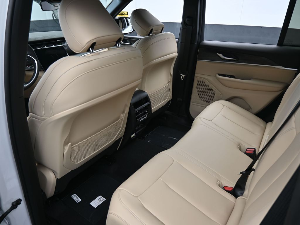 New 2025 Bright White Clearcoat Jeep Limited image 28