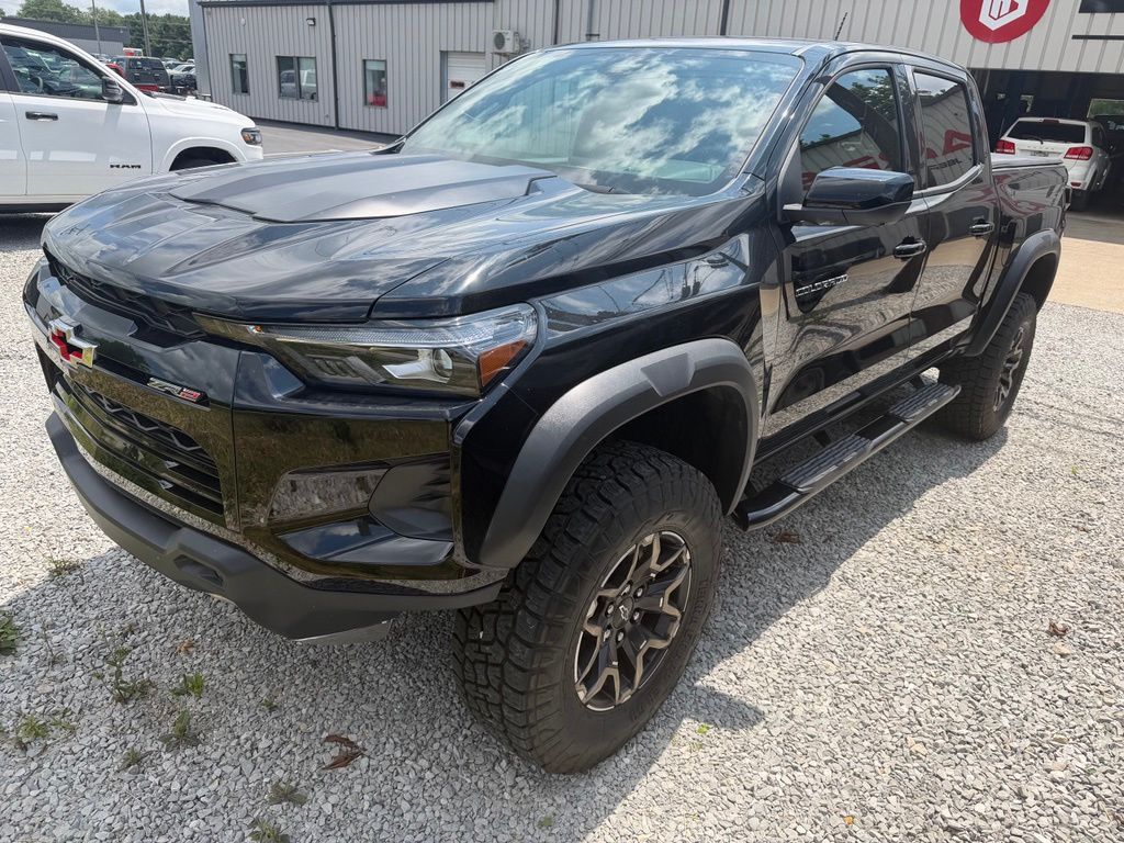 Black 2025 Chevrolet Colorado Pickup Truck Four-Wheel Drive 8-Speed Automatic