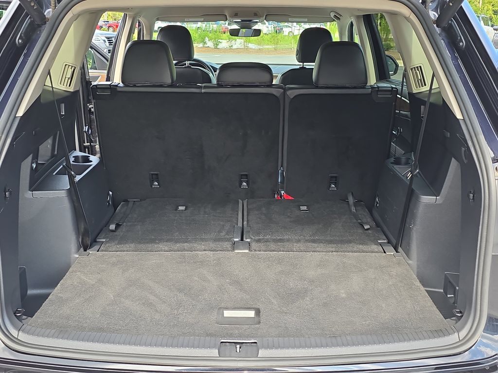 2024 Deep Black Pearl Volkswagen Atlas 2.0T SE w/Technology FWD SUV