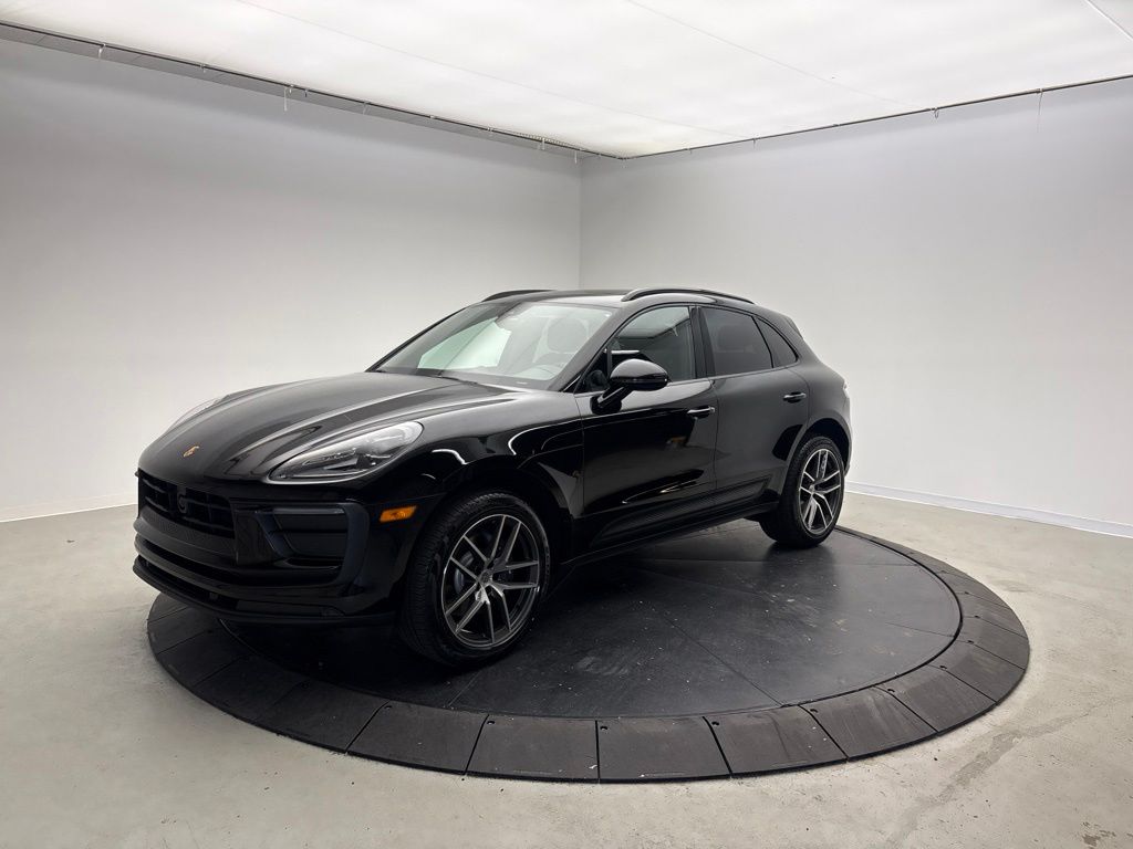 Thumbnail: 2026 Porsche Macan - 1