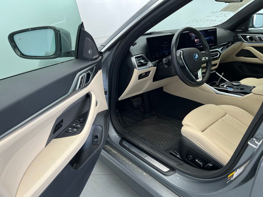 2024 BMW i4 eDrive35 23