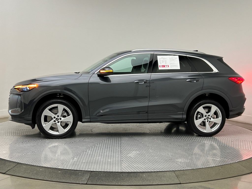 Thumbnail: 2025 Audi Q5 - 4