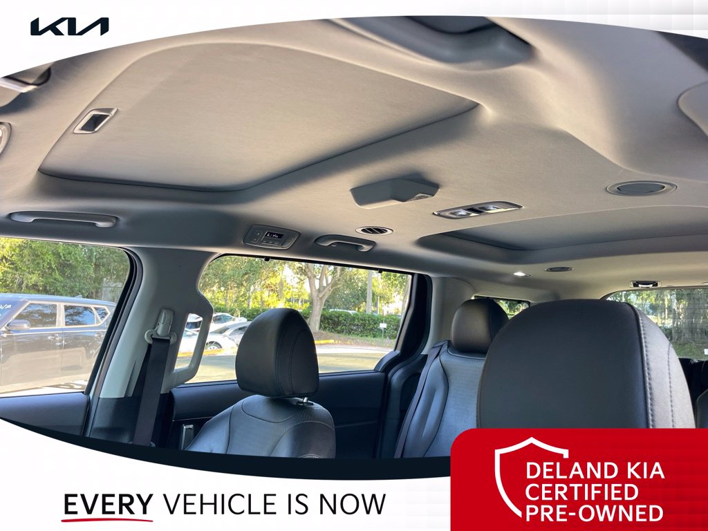 Used 2025 Kia Carnival Van