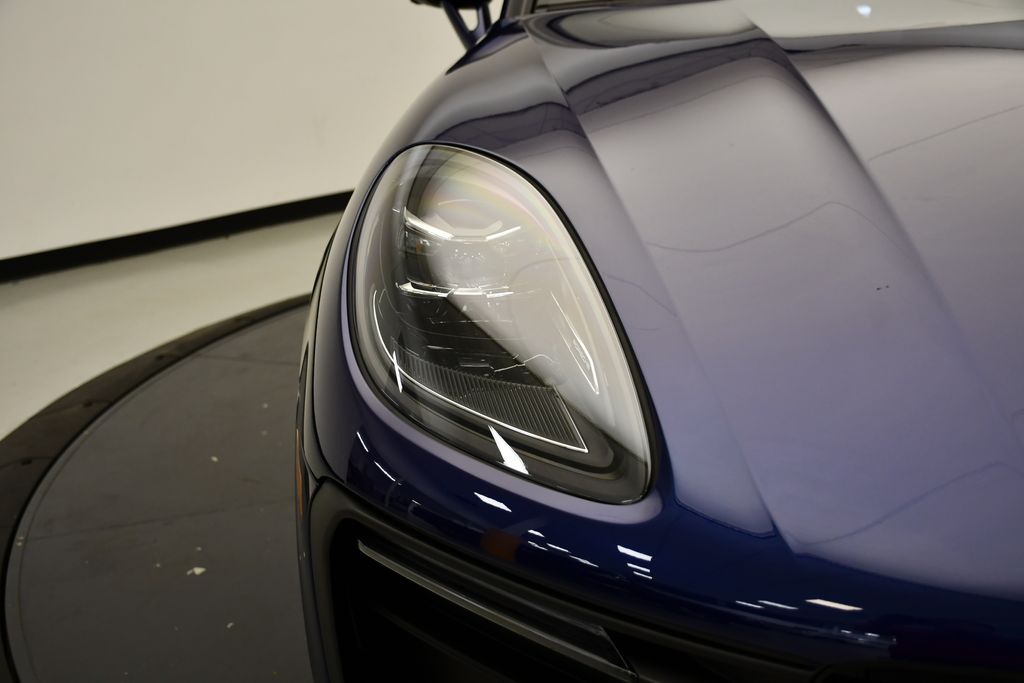 Thumbnail: 2026 Porsche Macan - 14