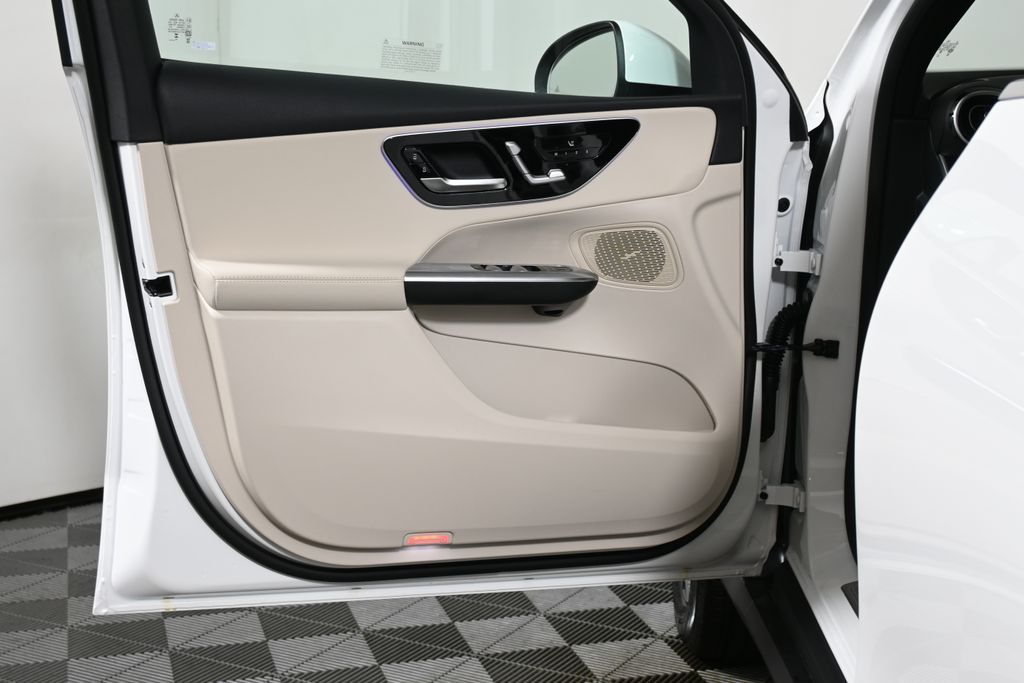 Thumbnail: 2026 Mercedes-Benz GLC - 23