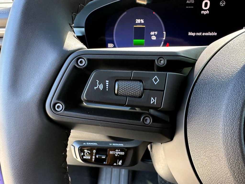 Thumbnail: 2024 Porsche Macan - 17