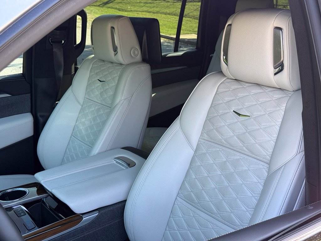 2025 Cadillac Escalade ESV Sport Platinum Silver Metallic - Jim Hudson Acura - Image 21