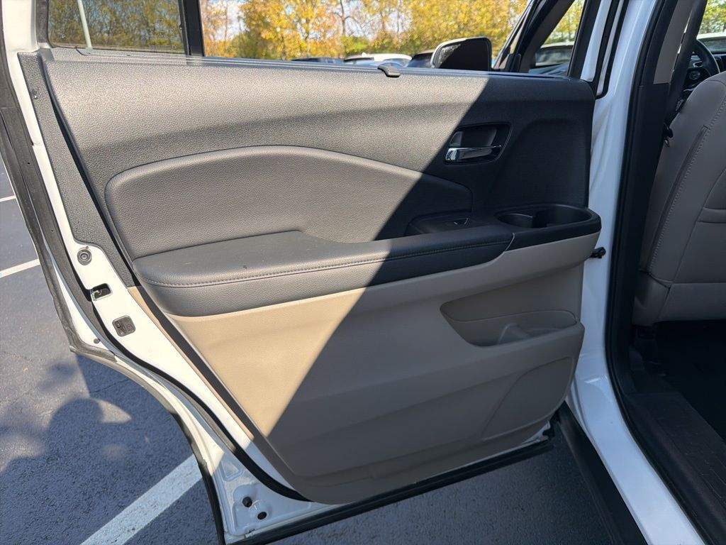 Thumbnail: 2022 Honda Pilot - 21