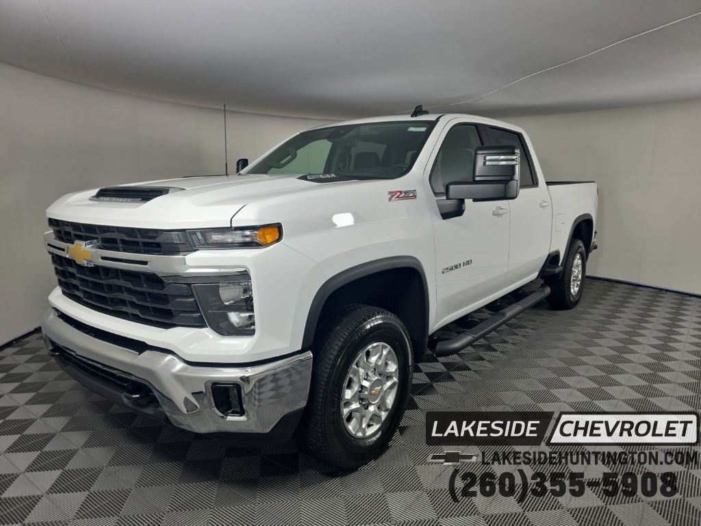 Summit White 2026 Chevrolet Silverado 2500HD Pickup Truck Four-Wheel Drive Automatic