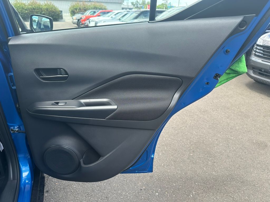 2025 Nissan Kicks Play S