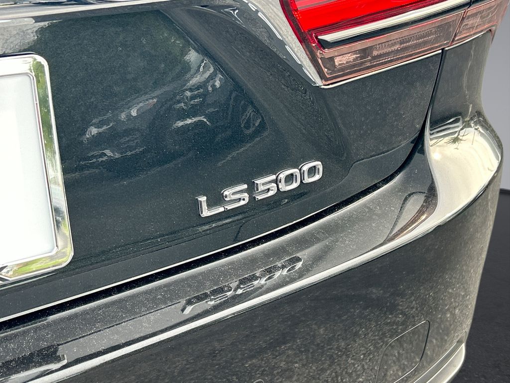 Thumbnail: 2022 Lexus LS - 32