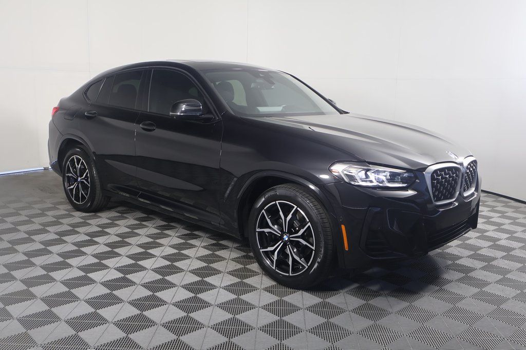 Thumbnail: 2022 BMW X4 - 3