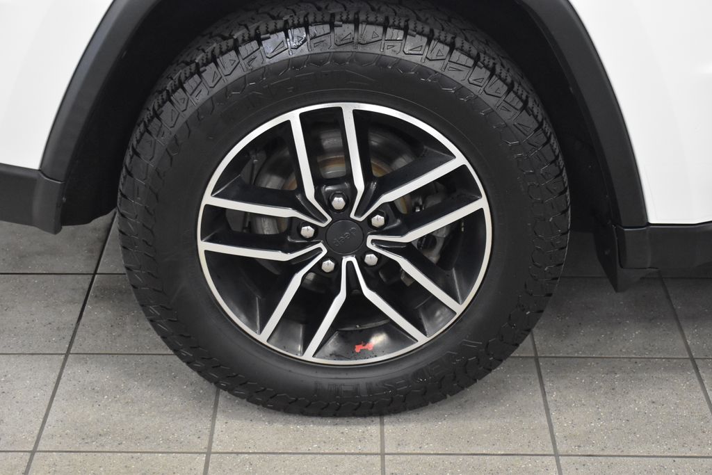 2020 Jeep Grand Cherokee Trailhawk 11