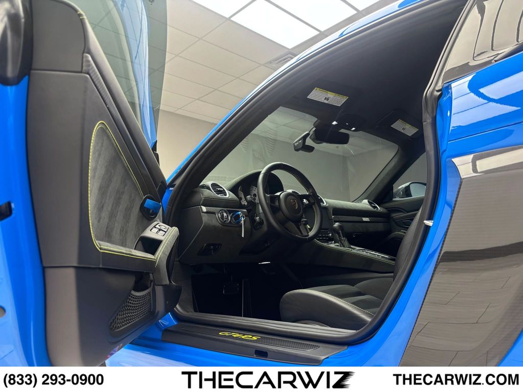 2023 Porsche 718 Cayman