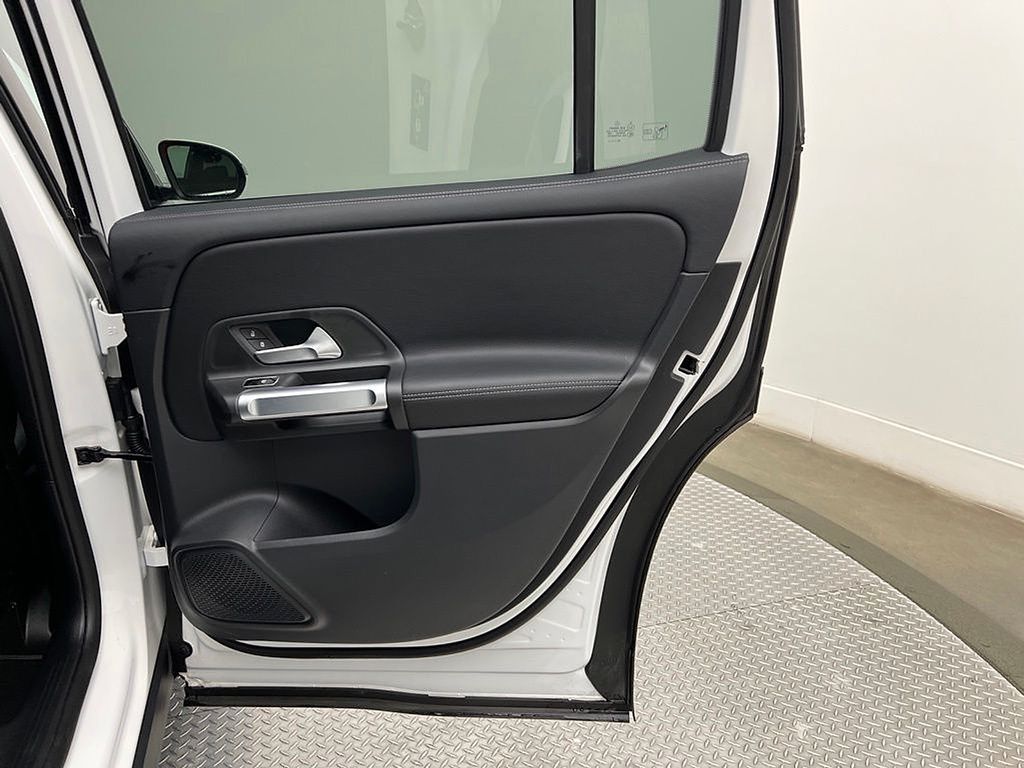 2023 Mercedes-Benz GLB 250 18