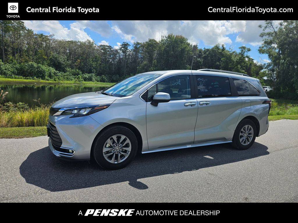 Thumbnail: 2024 Toyota Sienna - 1