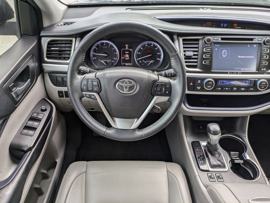 Used 2016 Toyota Highlander SUV