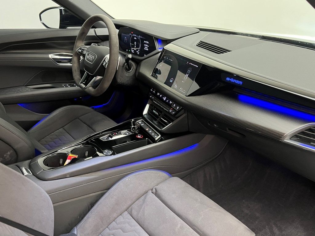 Thumbnail: 2023 Audi e-tron GT - 14