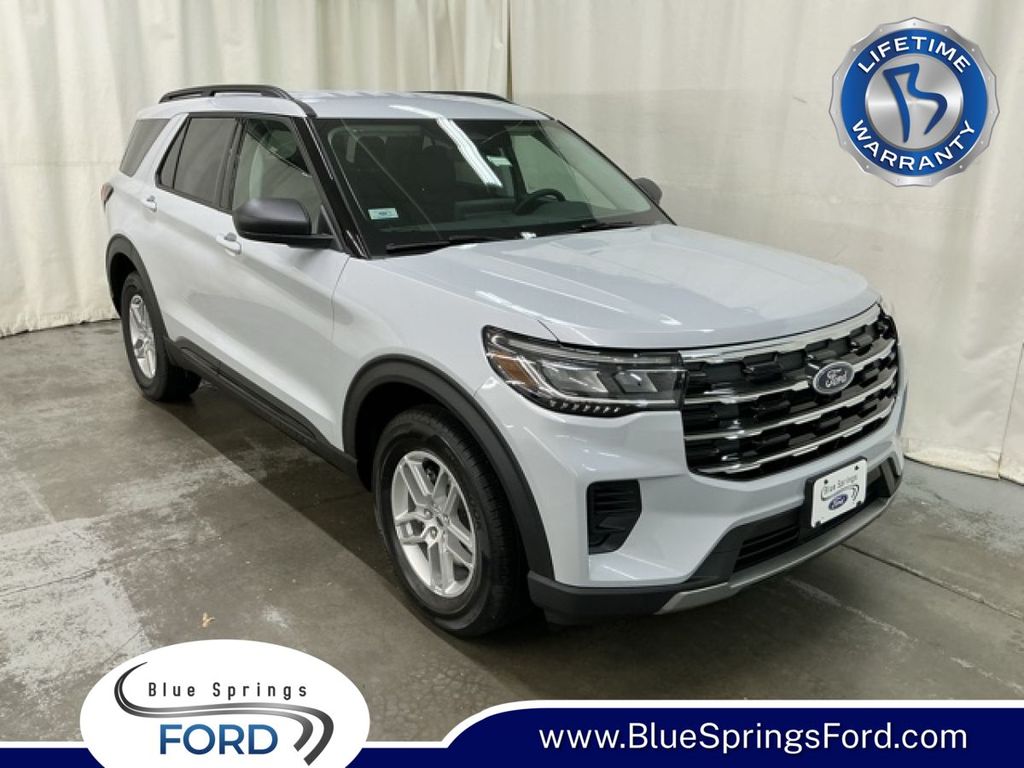 Space White Metallic 2026 Ford Explorer Active AWD SUV / Crossover All-Wheel Drive Automatic
