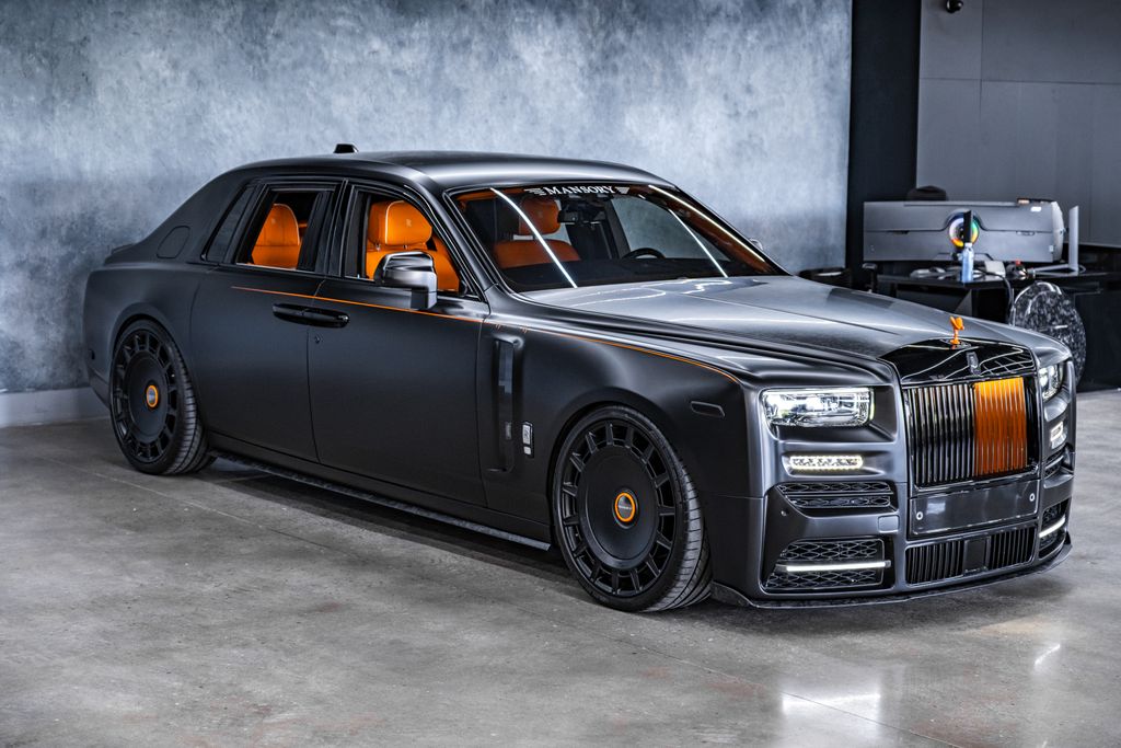 Arctic White 2024 Rolls-Royce Phantom Sedan Rear-Wheel Drive 8-Speed Automatic