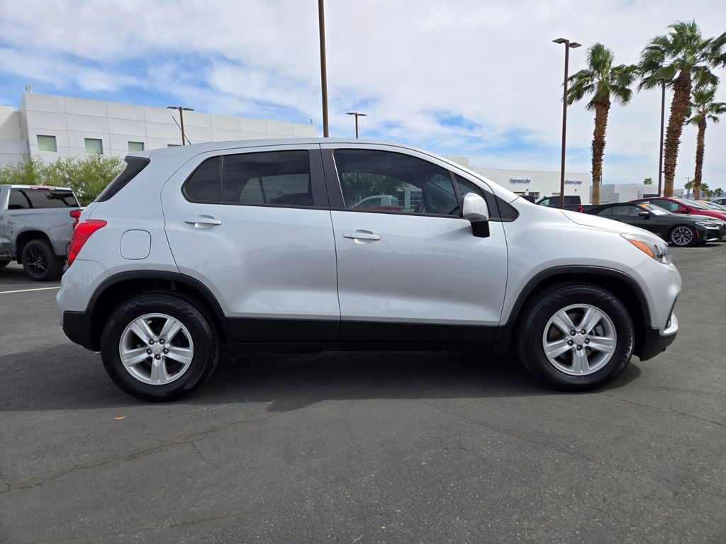 View vehicle photo 7