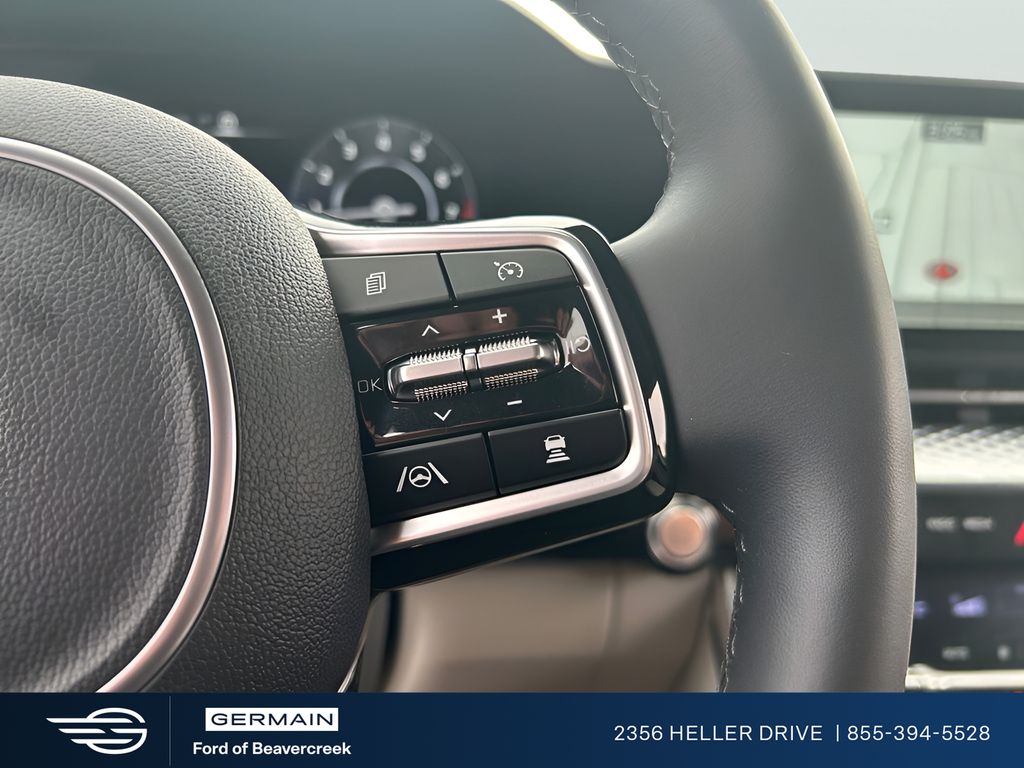 Used 2024 White Kia SX Prestige image 21