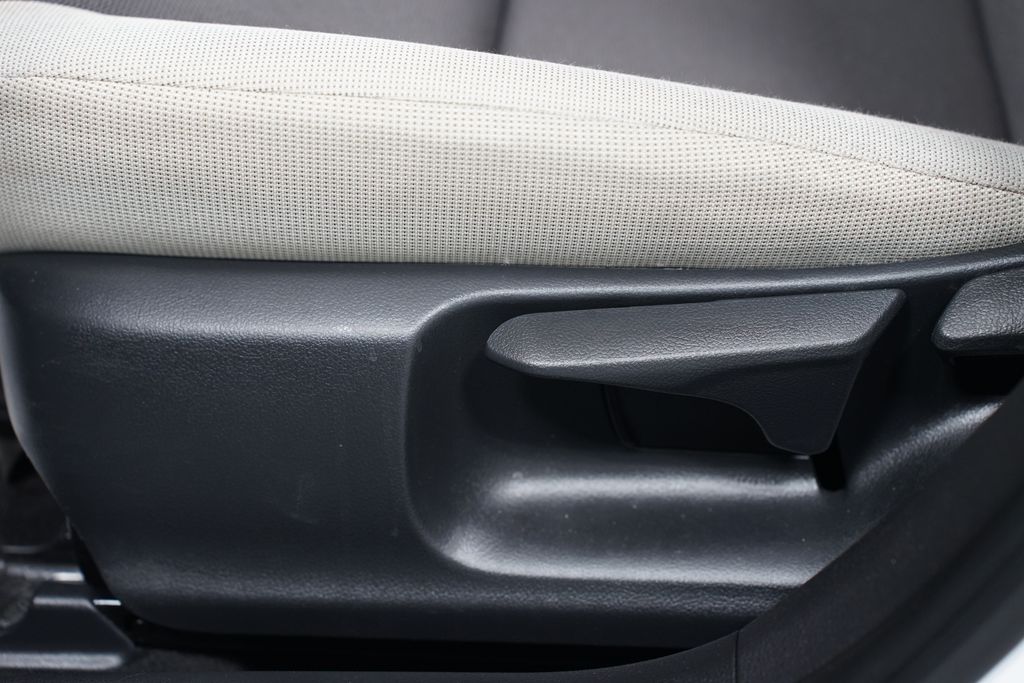 Thumbnail: 2024 Toyota Corolla - 30