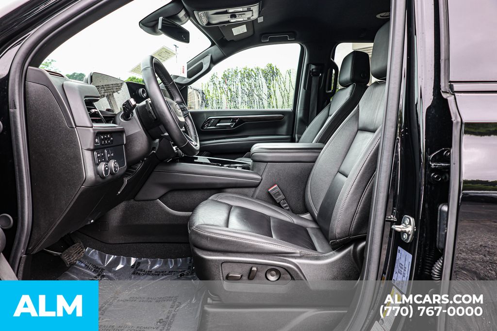 Used 2025 Black Chevrolet Z71 image 18